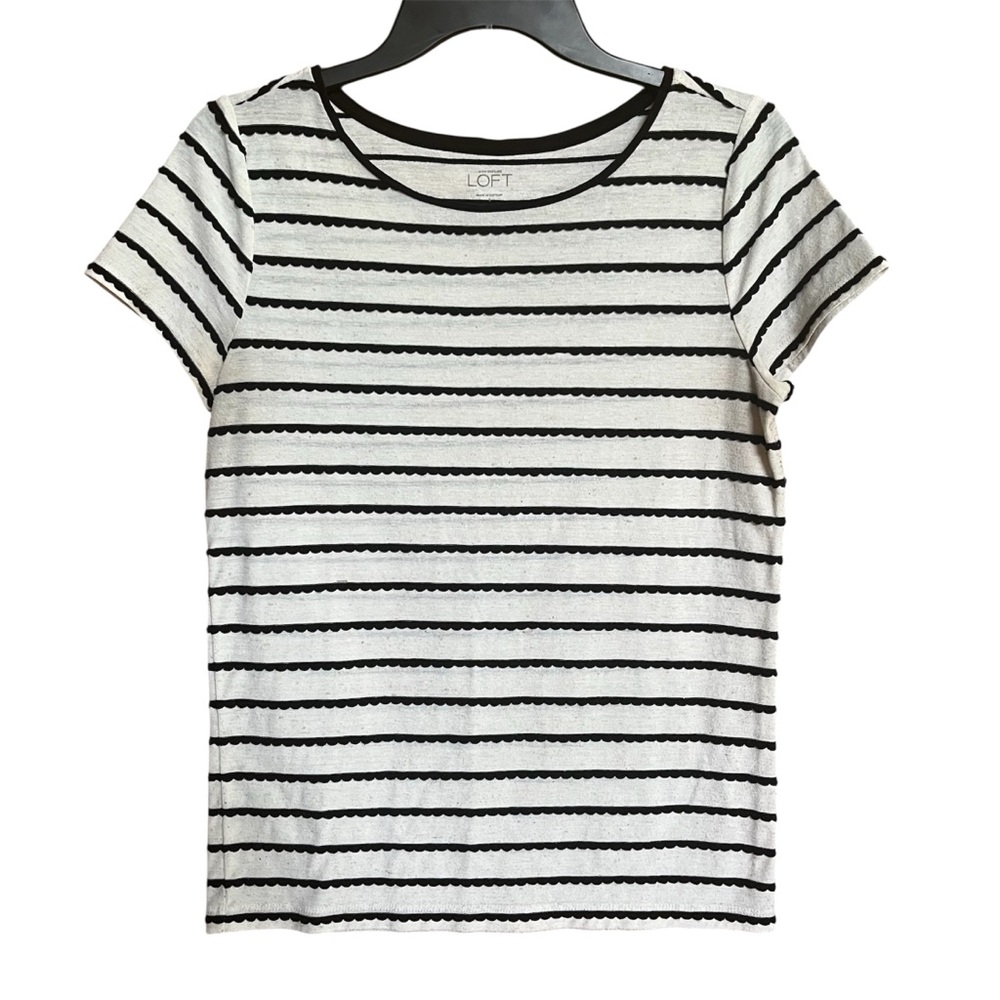 Ann Taylor LOFT Women's Black and White Striped Top size Small